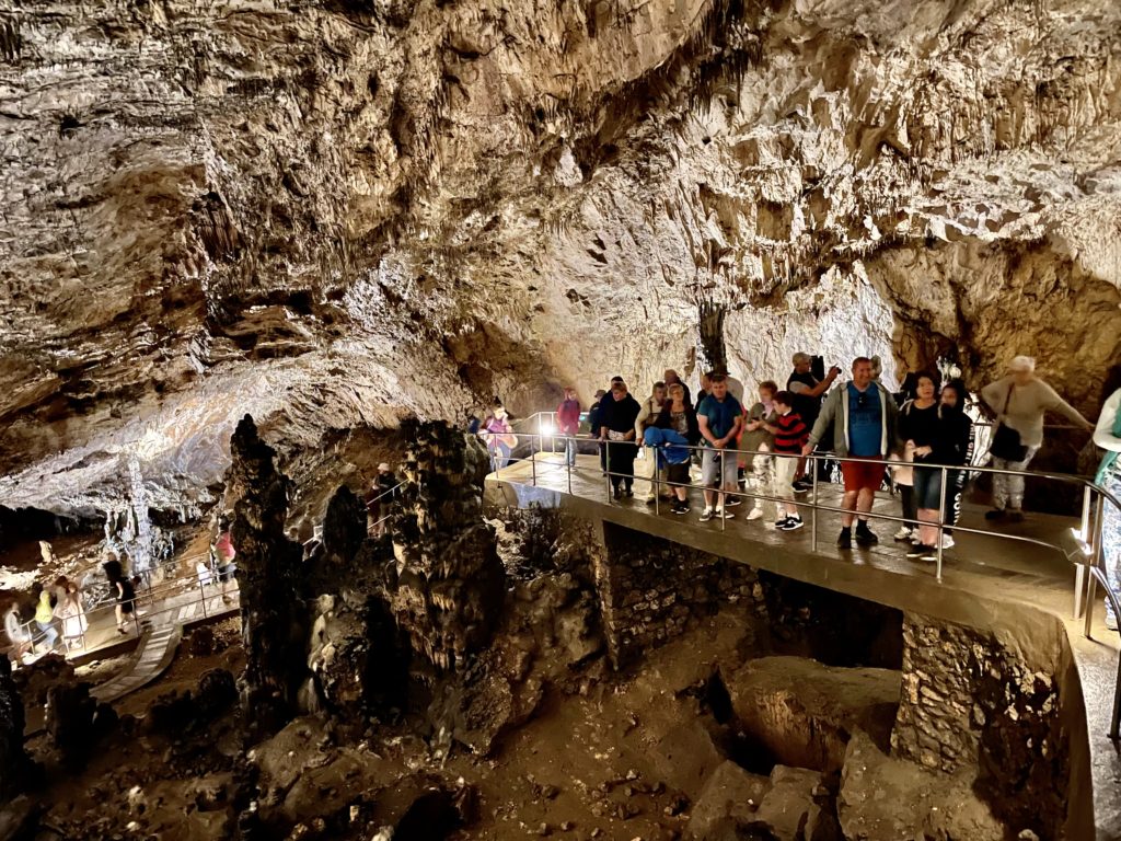 Aggteleki cseppkőbarlang (Baradla-barlang) túrák, információk, érdekességek  / Magyarország